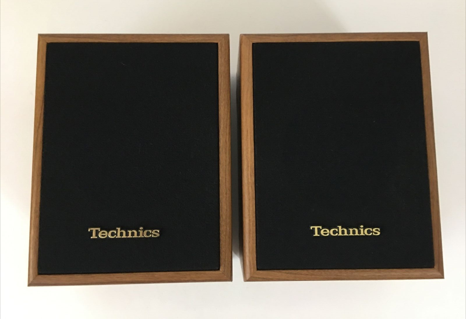 Vintage Technics Model SB-S15 Bookshelf Speakers - Simulated Wood - 2 Speakers