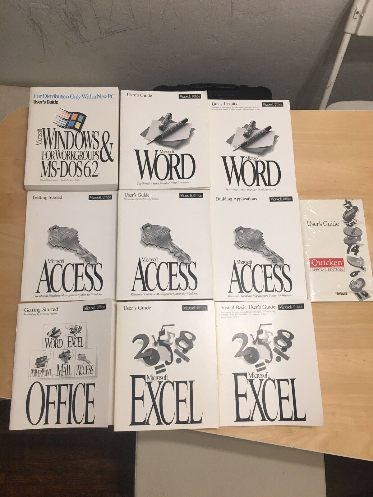 Lot Of Vintage User\'s Guide Microsoft Office Word , Access, Excel