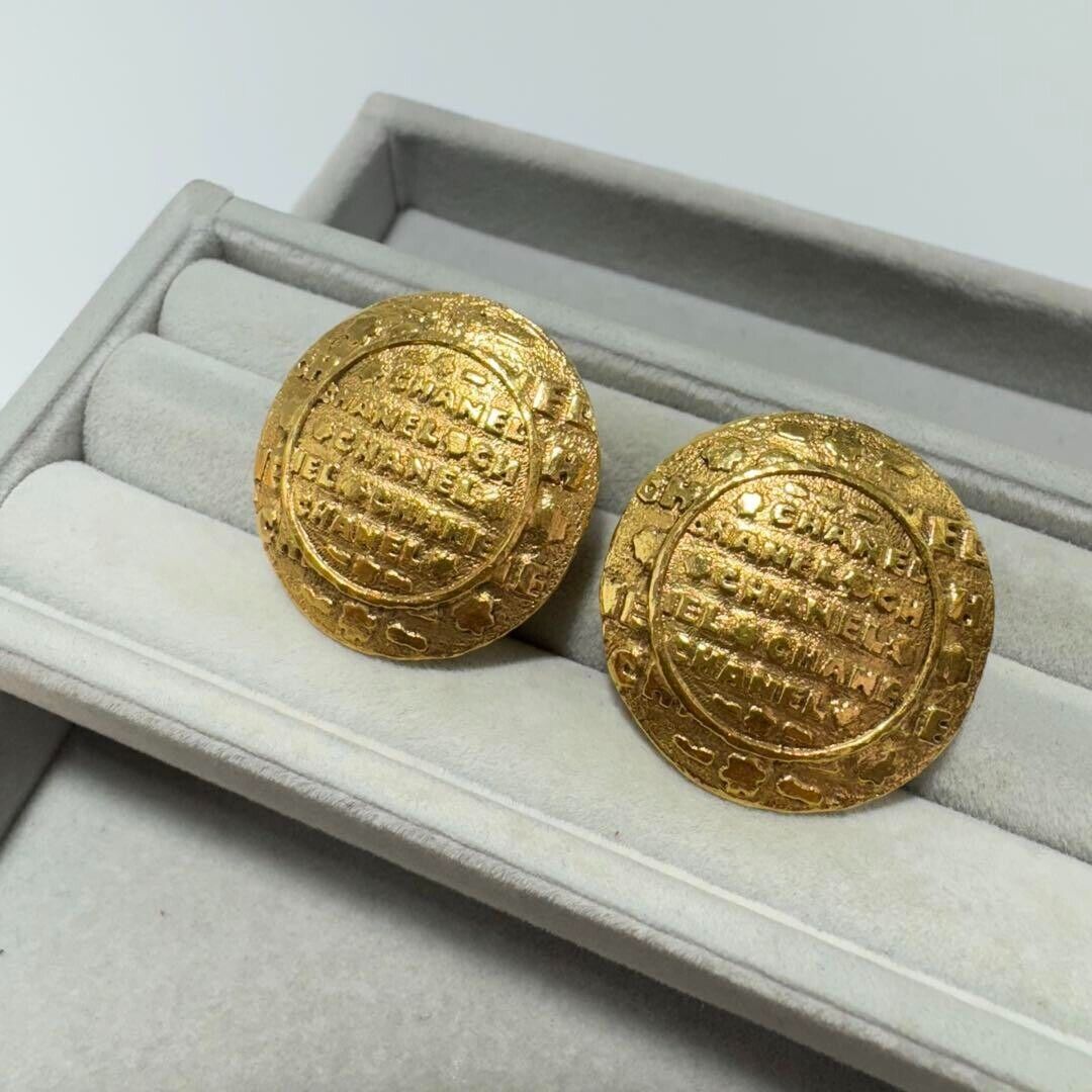 Authentic Chanel earrings vintage stamp 28 821 rare gold round Japan 417 160