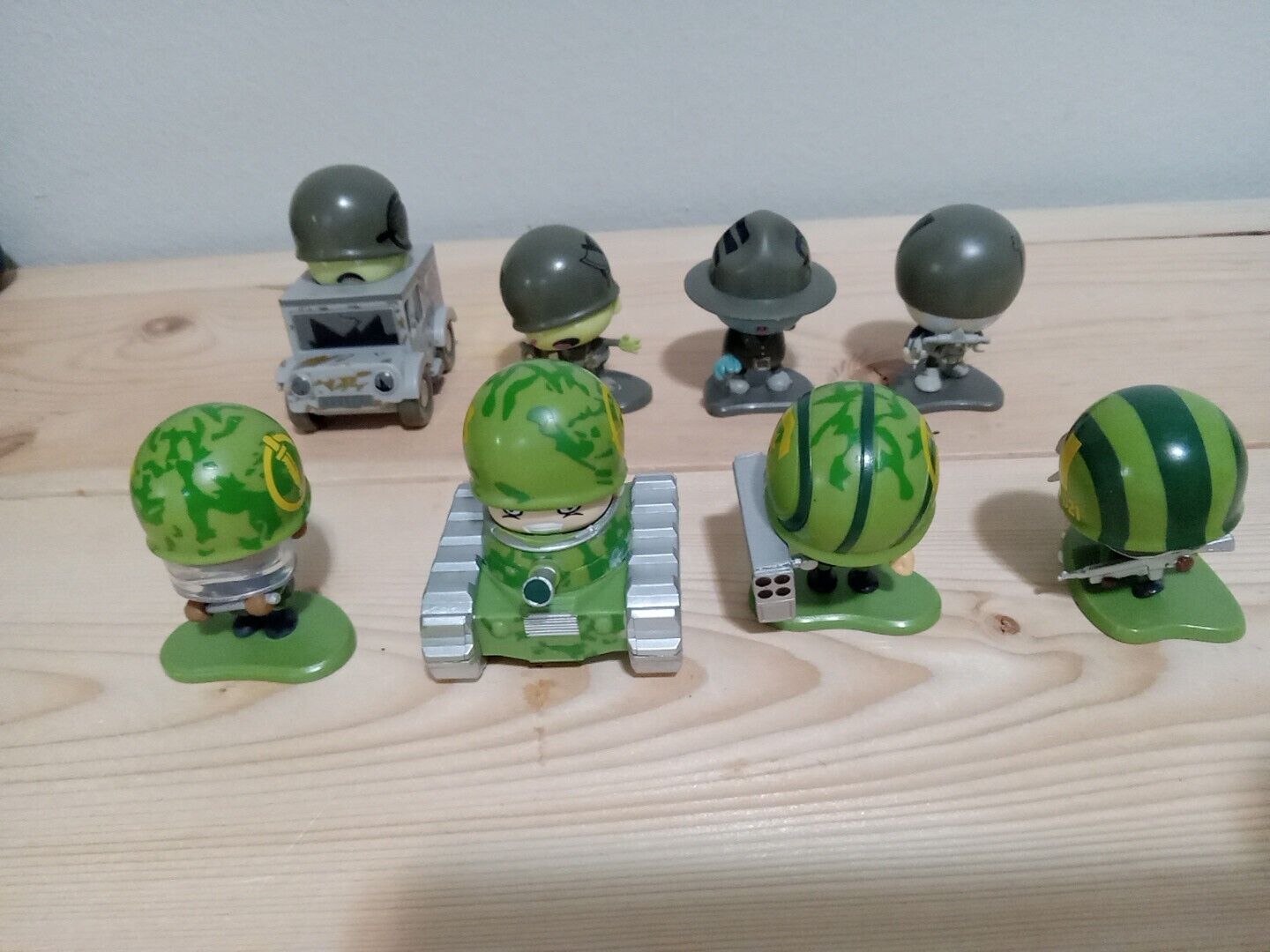MGA Awesome Little Green Men Grey Green Lot Of 8