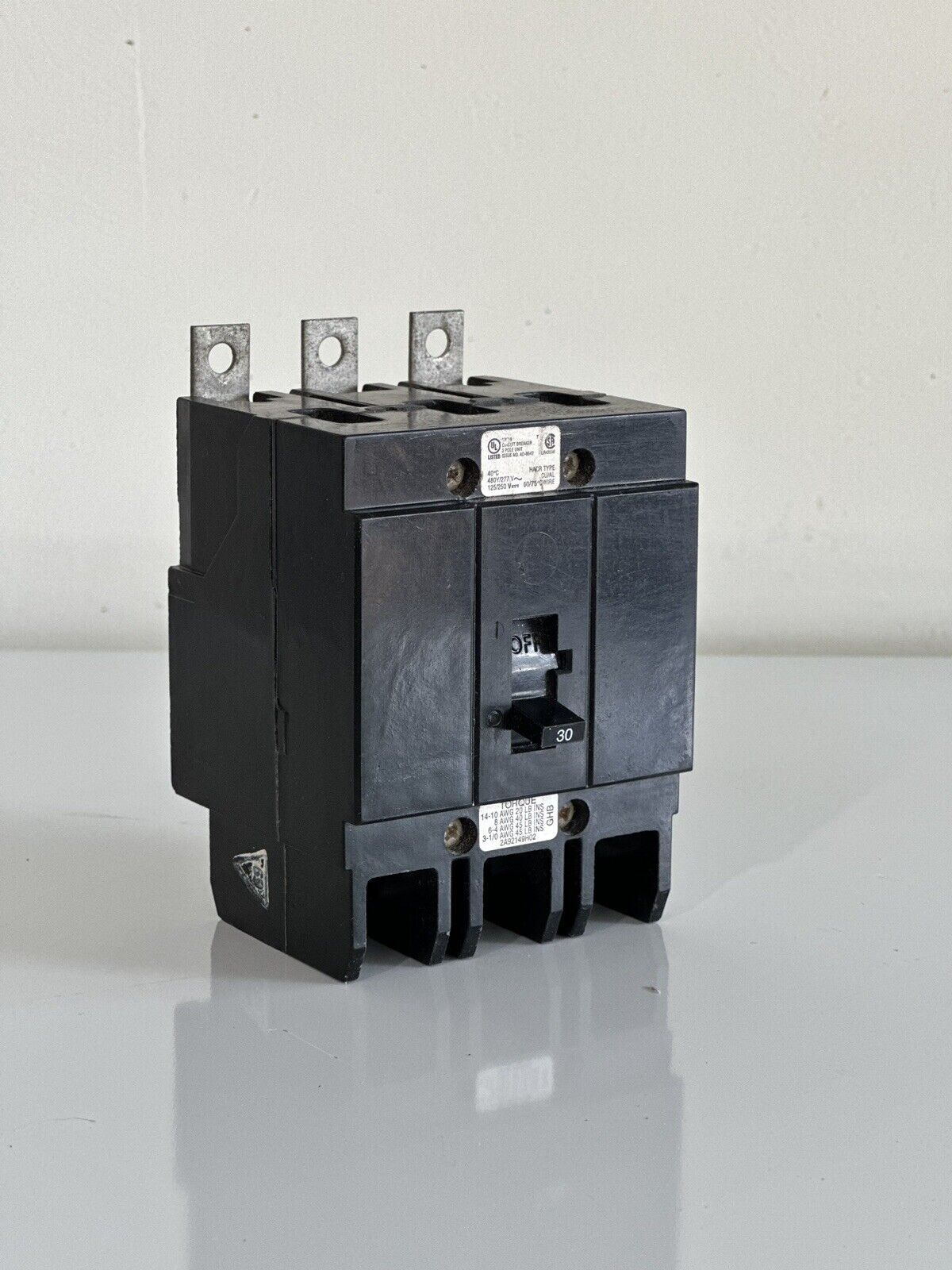 EATON CUTLER HAMMER GHB3030 3-Pole 30Amp 480V Circuit Breaker - Black