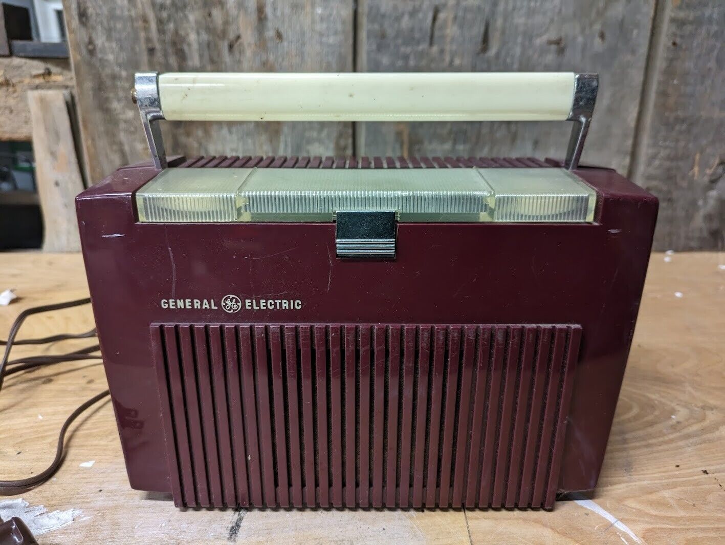 1952 General Electric (GE) 607 Portable AM Radio - 4 Tube - Not Tested