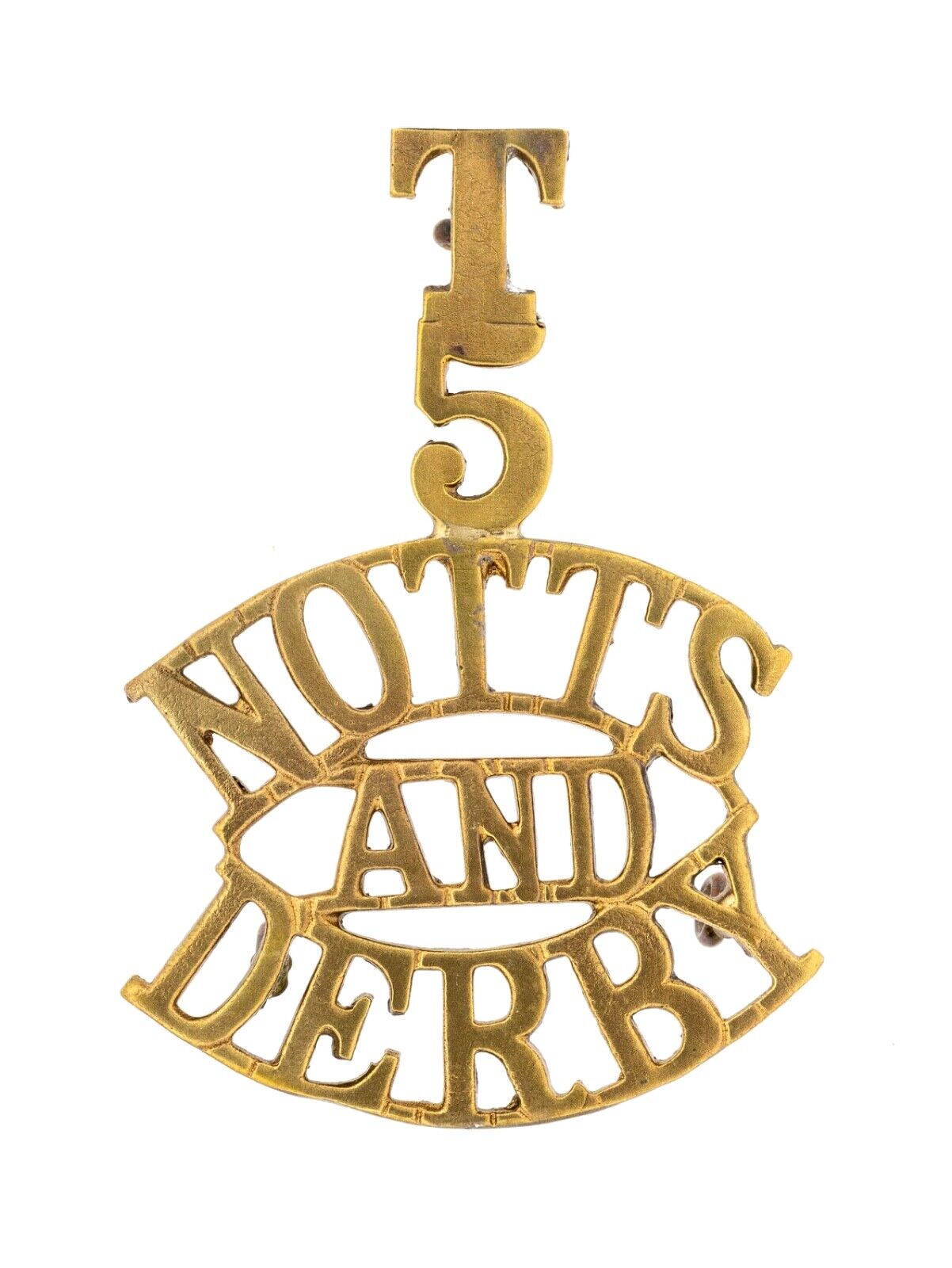 T.5 Notts And Derby Shoulder Title Brass Metal