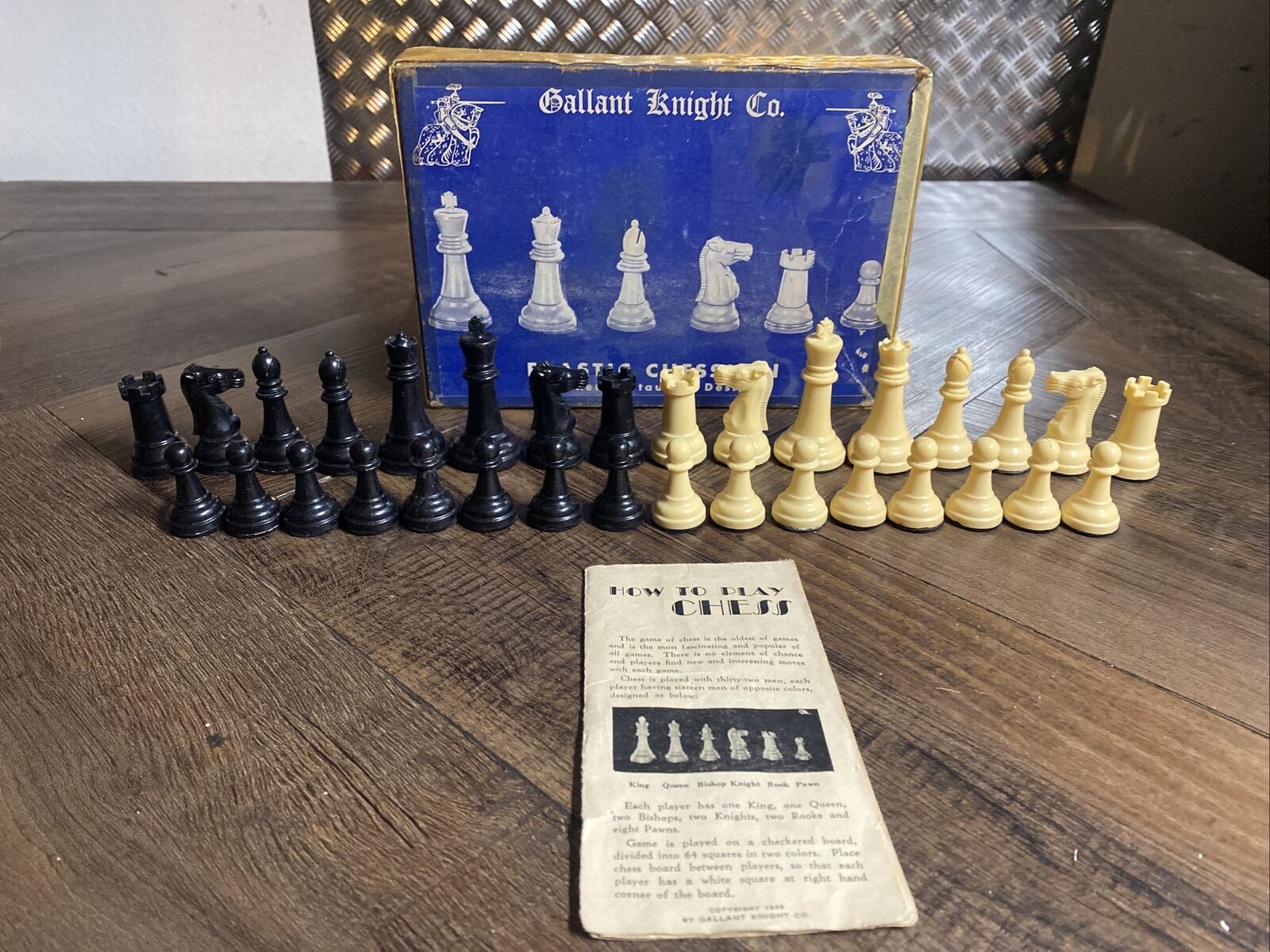 Vintage 1946 Gallant Knights Complete Black & White Chess Set Pieces Box Manual
