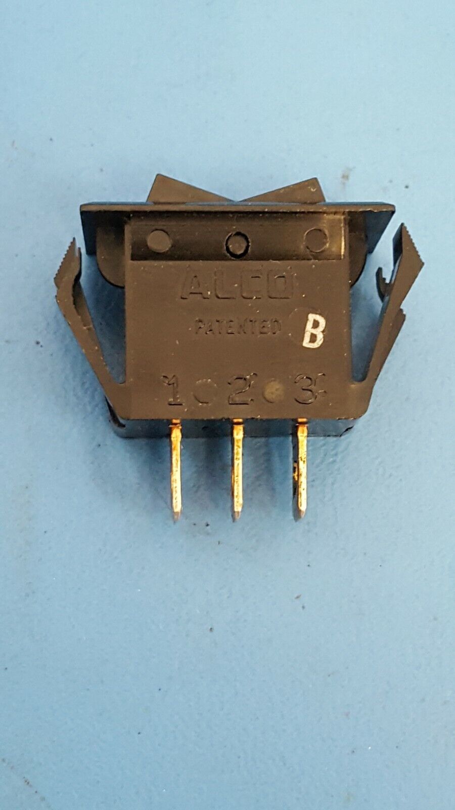 (2pcs) Switch Rocker 10A, 125V SPST Panel Mount Quick Connector, Alco, LR-9280