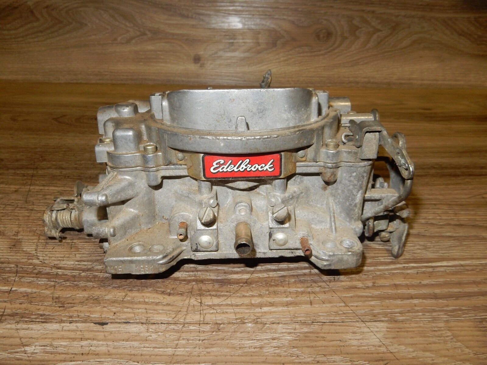 Edelbrock (1405 1981) Carburetor 600 CFM Manual Choke OEM