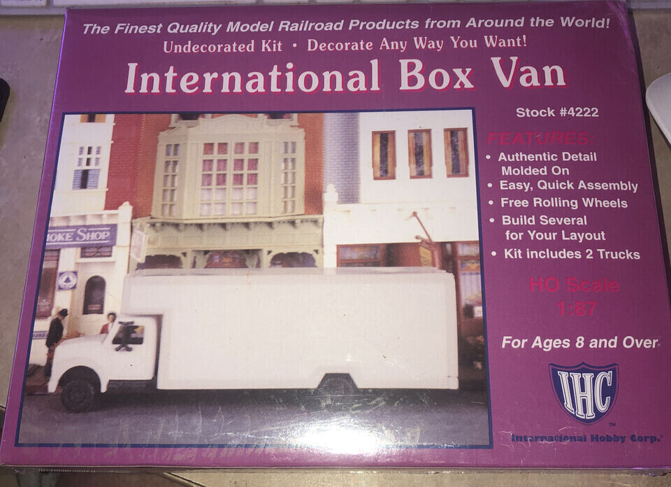 IHC, INTERNATIONAL BOX VAN, HO 1:87, PLASTIC KIT, #4222  ORIG. FACTORY SEALED