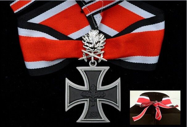 WWII German Knights Cross of Iron Cross with oak leaves swords Collection box