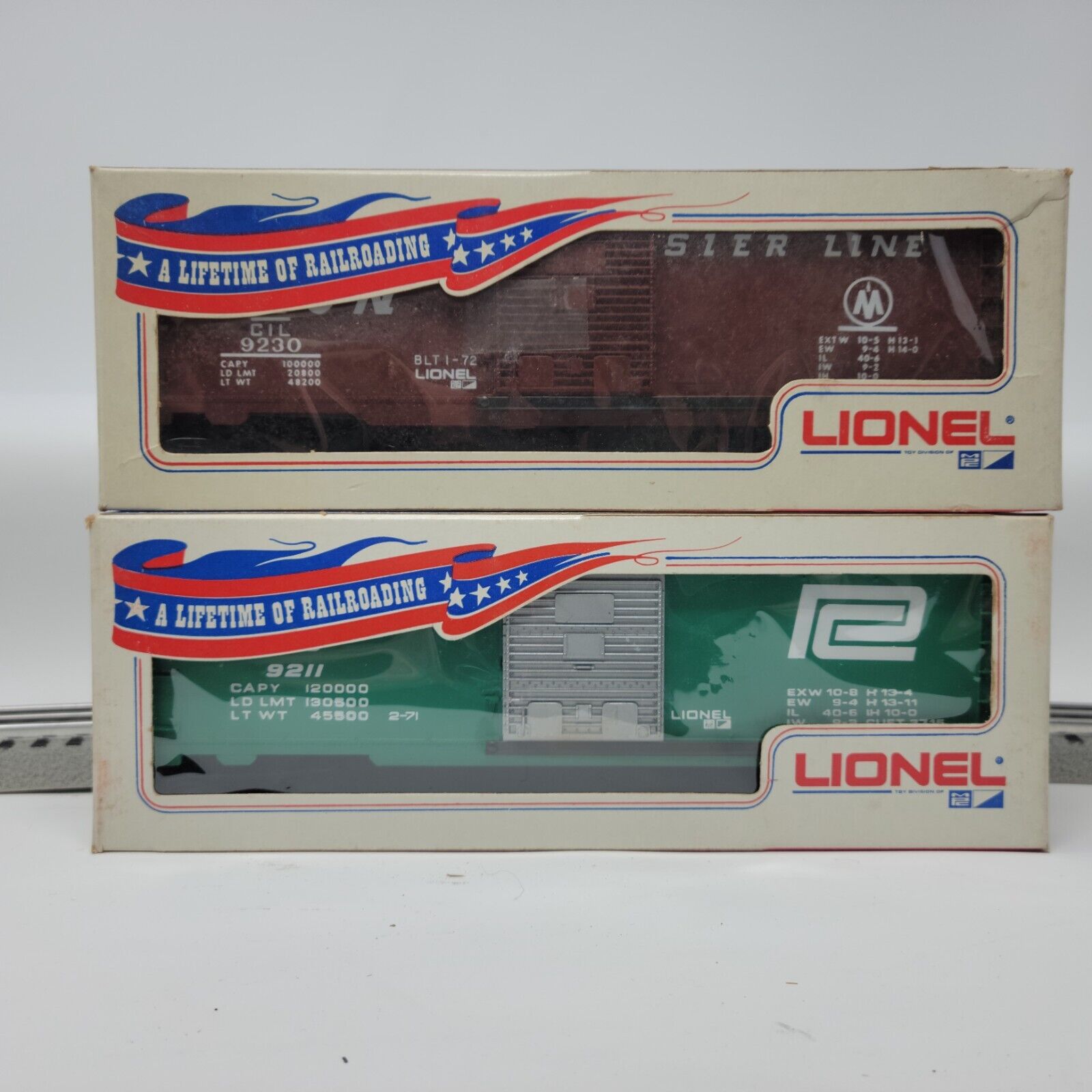 Lionel 6-9211, 6-9230 O Gauge Penn Central Boxcar, Monon Hoosier Line Boxcar NIB
