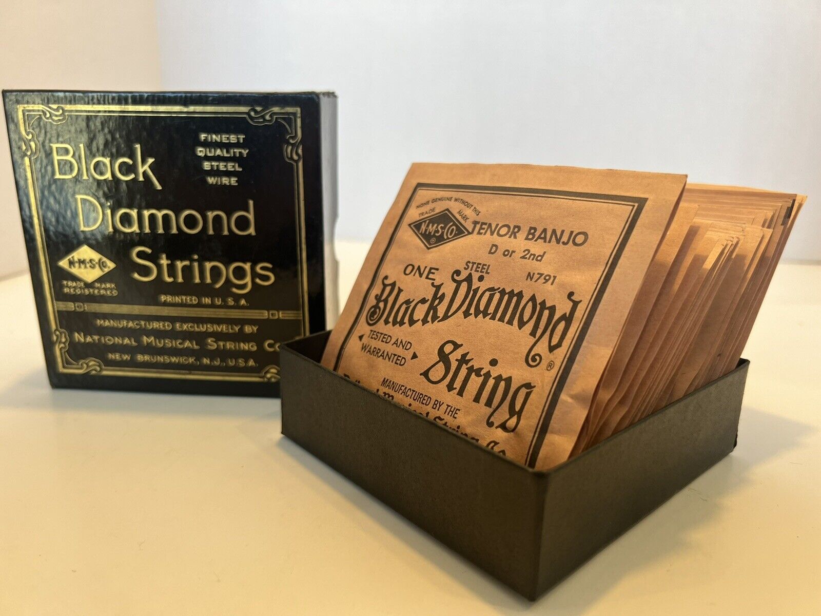 Black Diamond NMS Co Strings Vintage New  TENOR BANJO D or 2nd steel 791, 36 pcs