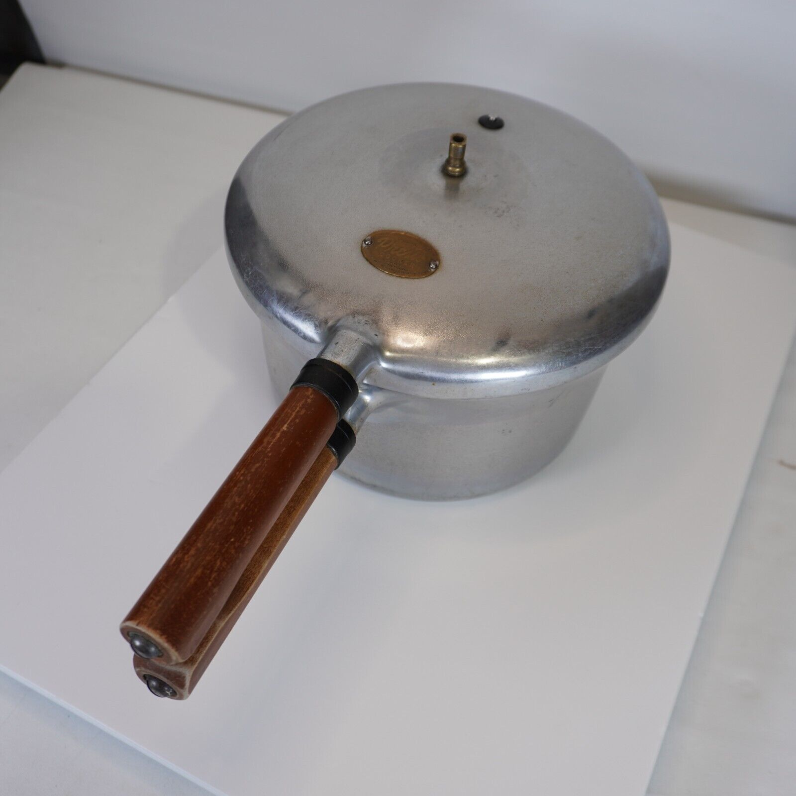 VTG National Pressure Cooker -Presto Model 40- 4 Quart, Wood Handles Made-in-USA