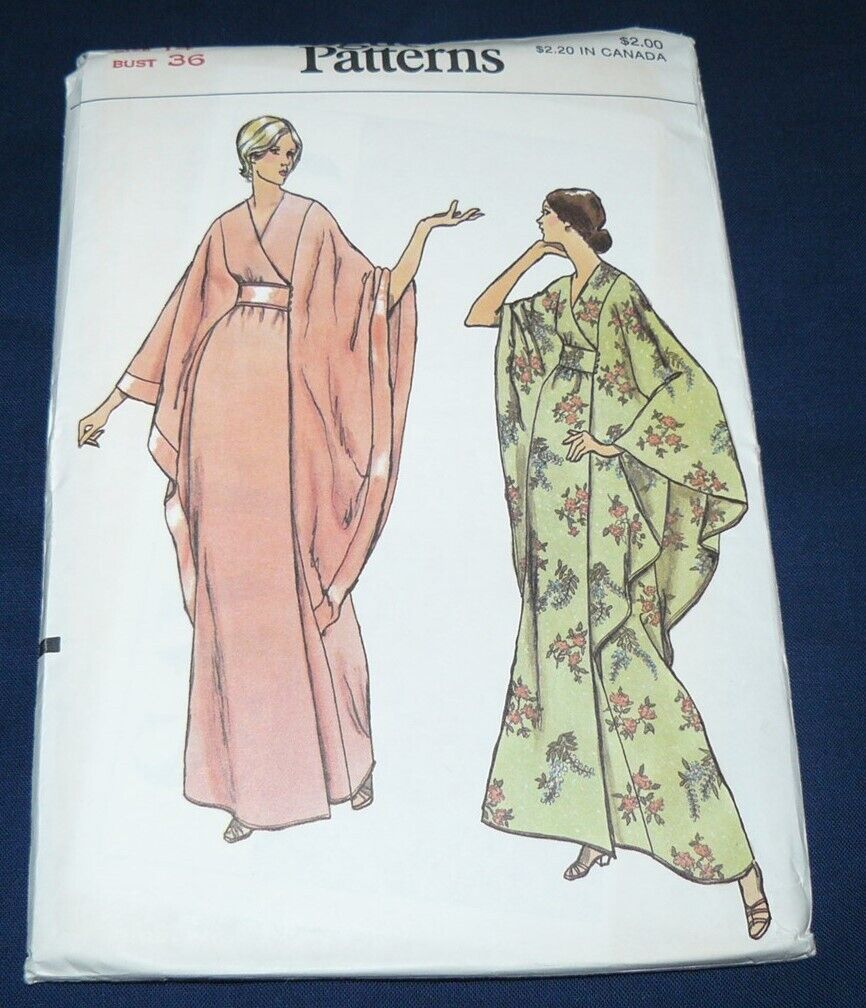Vintage Vogue Sewing Pattern #8551 Misses Robe Size 14 Uncut Factory Folds