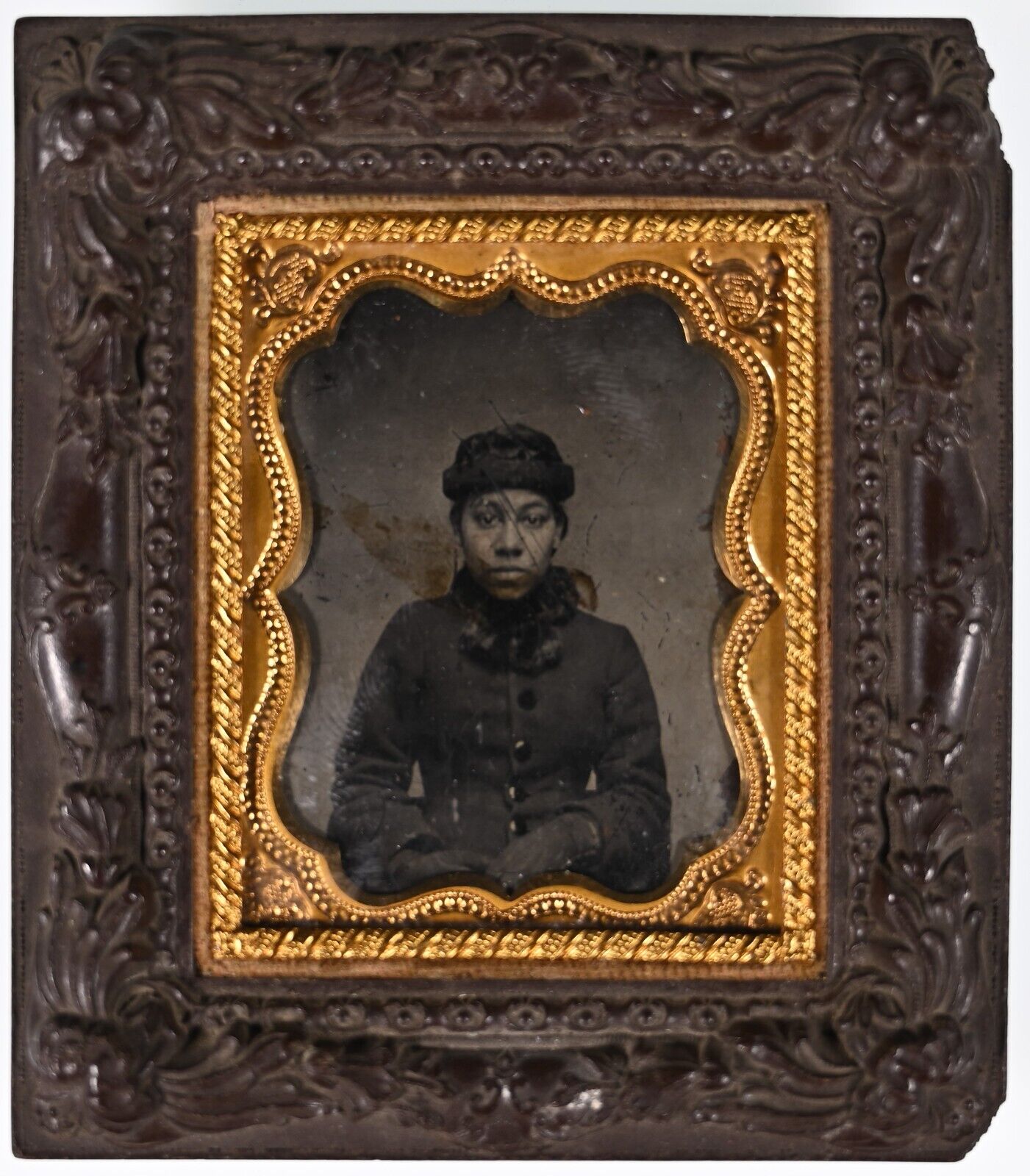 C. 1870s 1/9TH PLATE THERMOPLASTIC HANGING CASED TINTYPE AFRICAN AMERICAN WOMEN