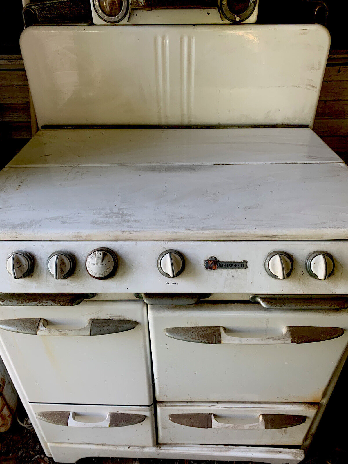 O'Keefe & Merritt 1950's 4 Burner Gas Stove w/ Griddle, Oven & Broiler Has Cover