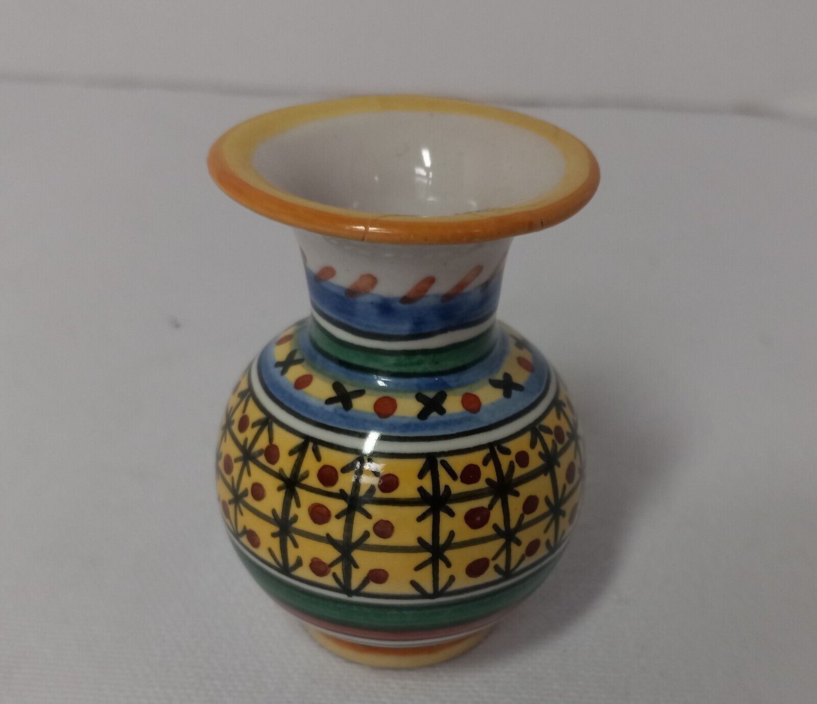 Vintage Volpi Deruta Vase, 2.5 inches high, multicolor