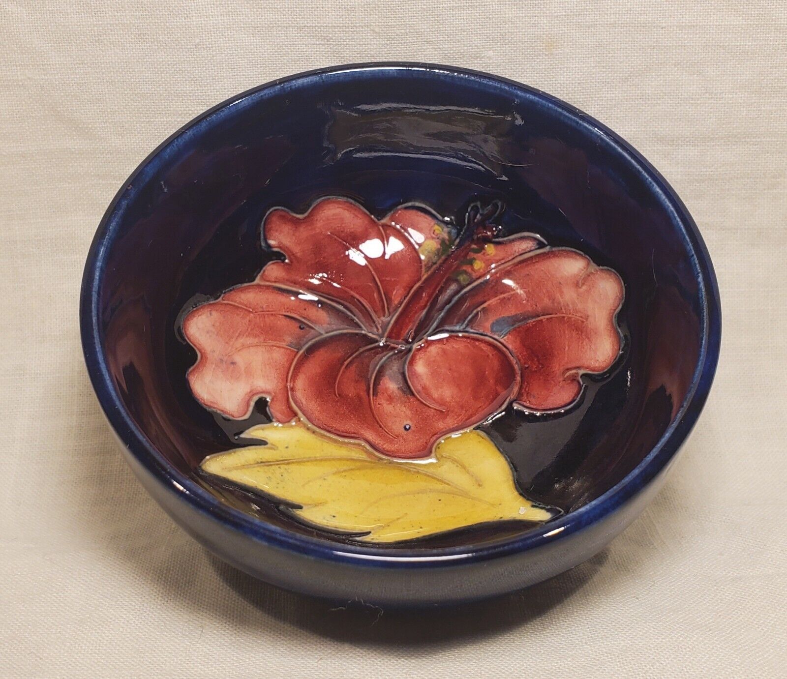 William Moorcroft Pottery Deep Pink Hibiscus Small Bowl 3.25” Made In England