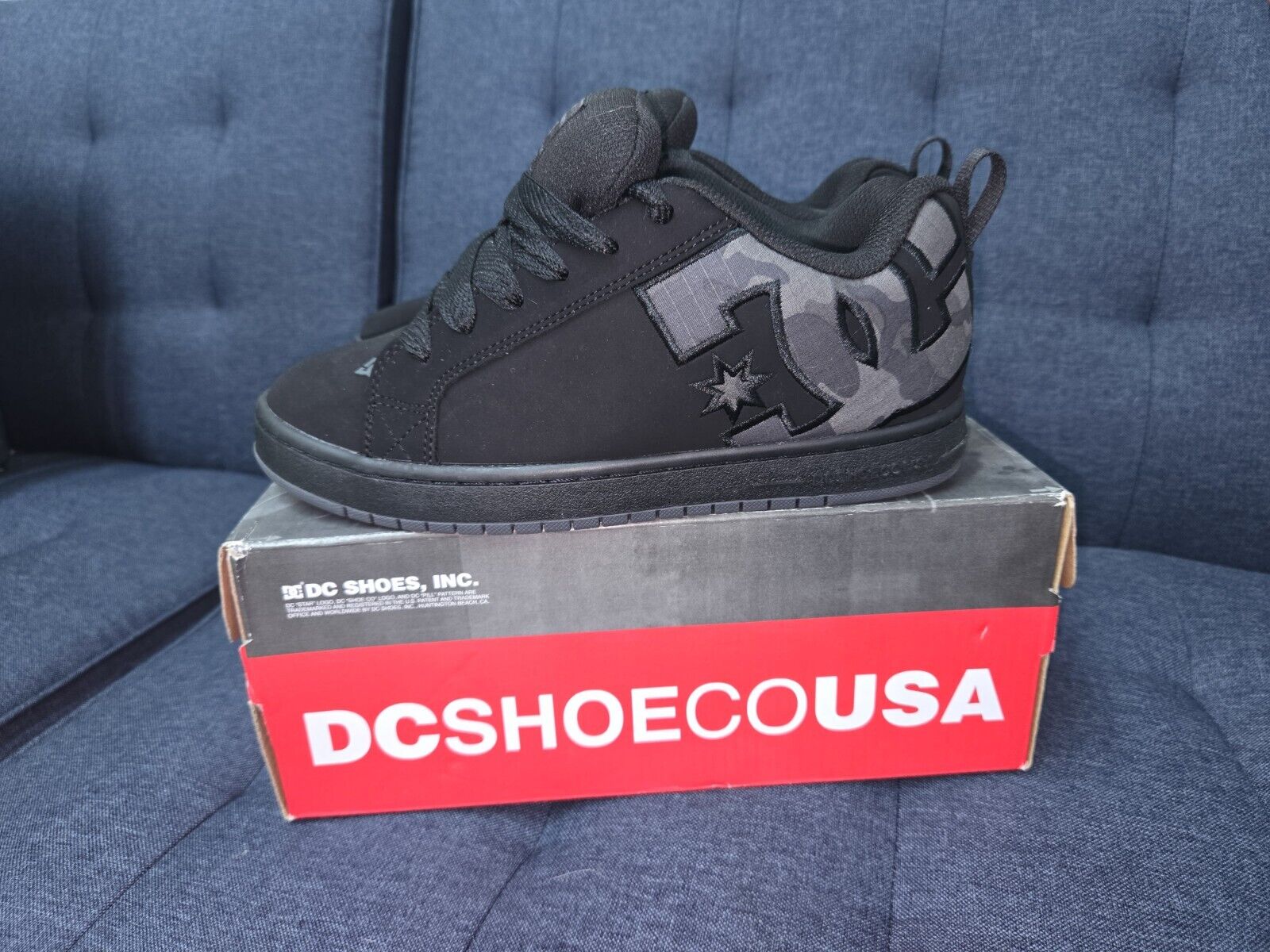  Size 9 - DC Court Graffik Shoes