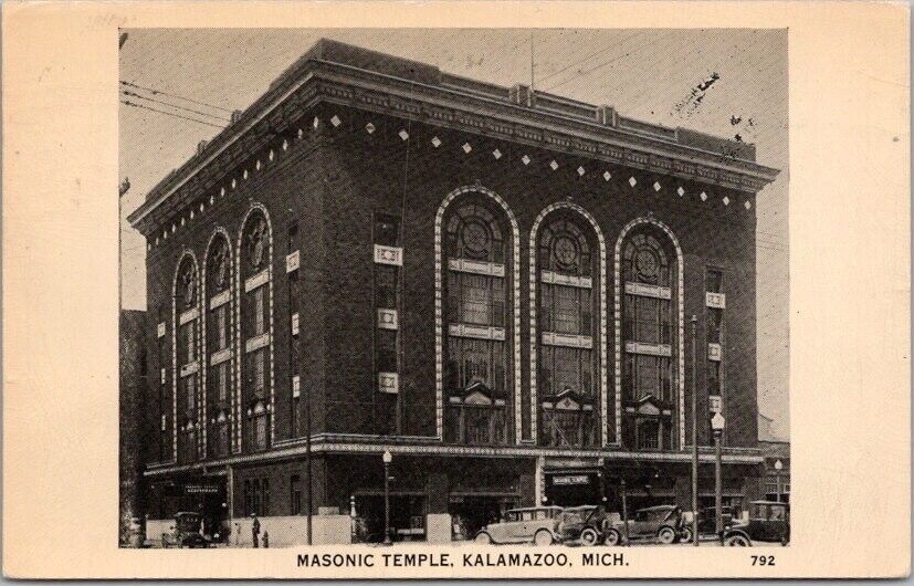 Vintage 1934 KALAMAZOO, Michigan Postcard MASONIC TEMPLE Building / Street View