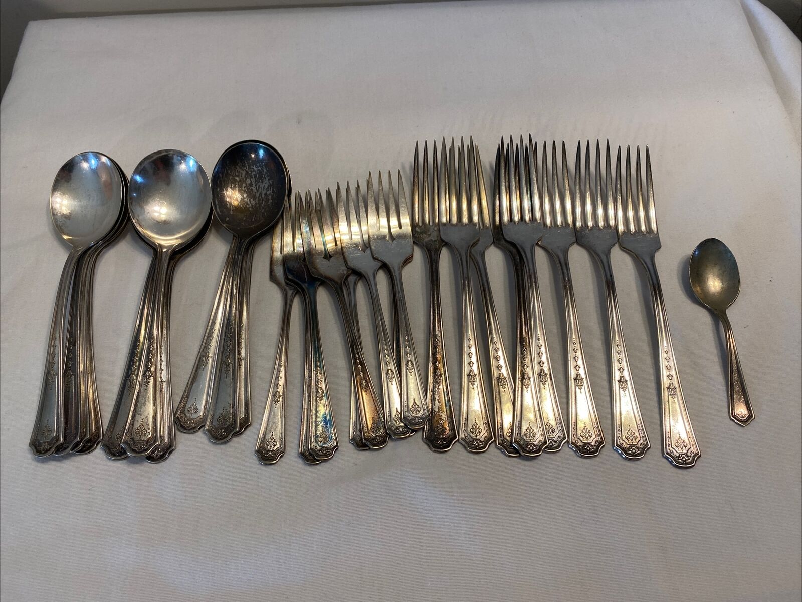 Vintage Glenmore Spoons & Forks By Madison Silver Plate 28 pcs