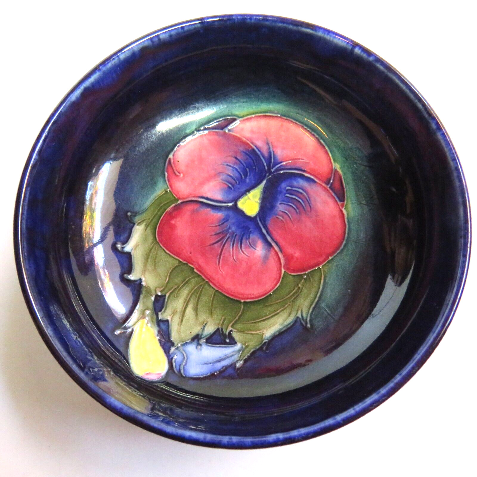 Moorcroft Potters to HM Queen Mary Blue Pansy Small Dish 4.25\