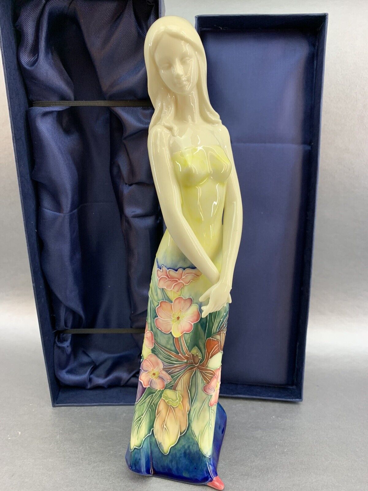 Benaya Art Porcelain Lady In Raised Colourful Dress Ceramic Figurine Statue