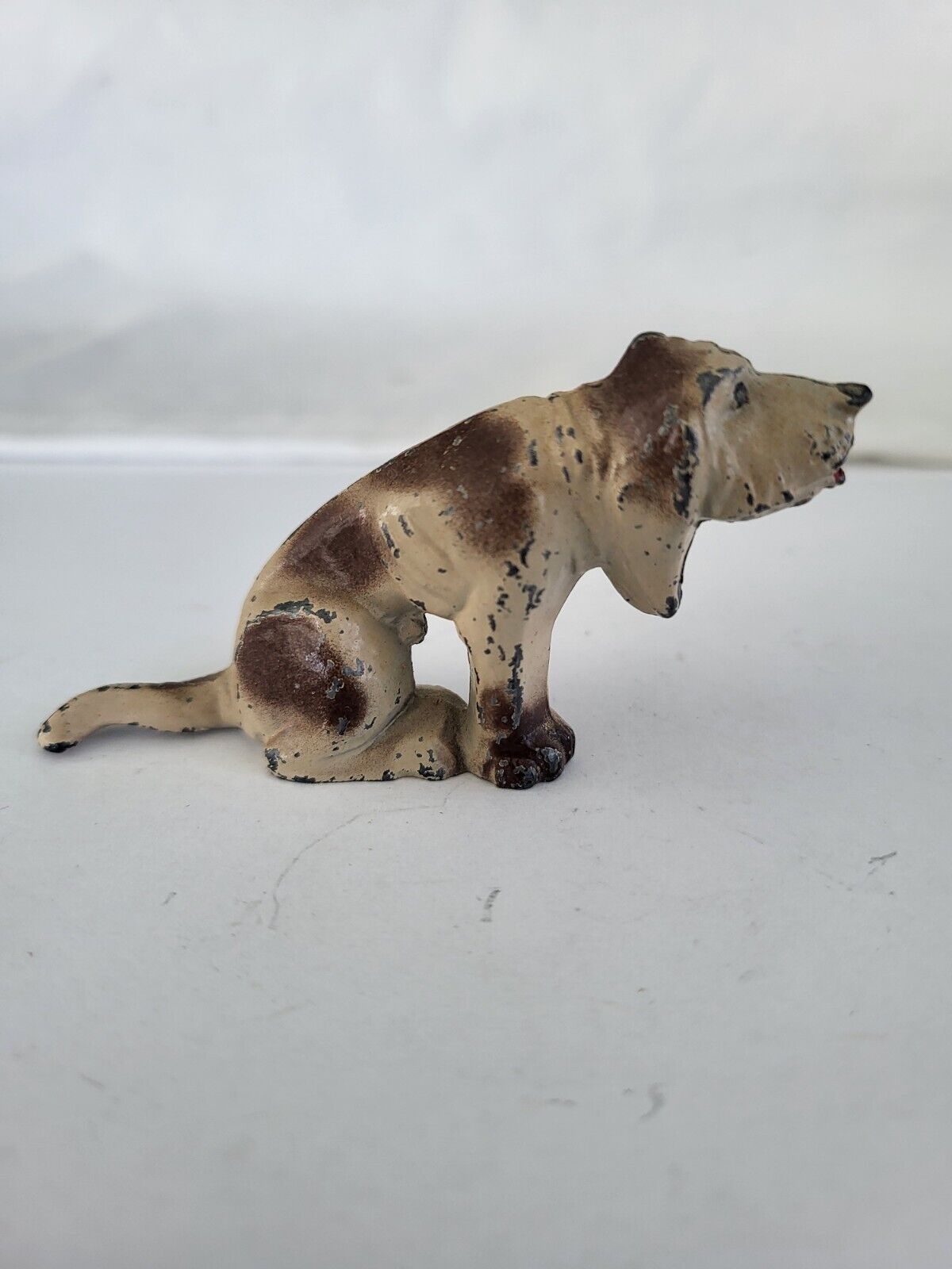 Vintage Manoil Happy Farms Series Blood Hound Dog Lead Toy Metal Figurine 41/24