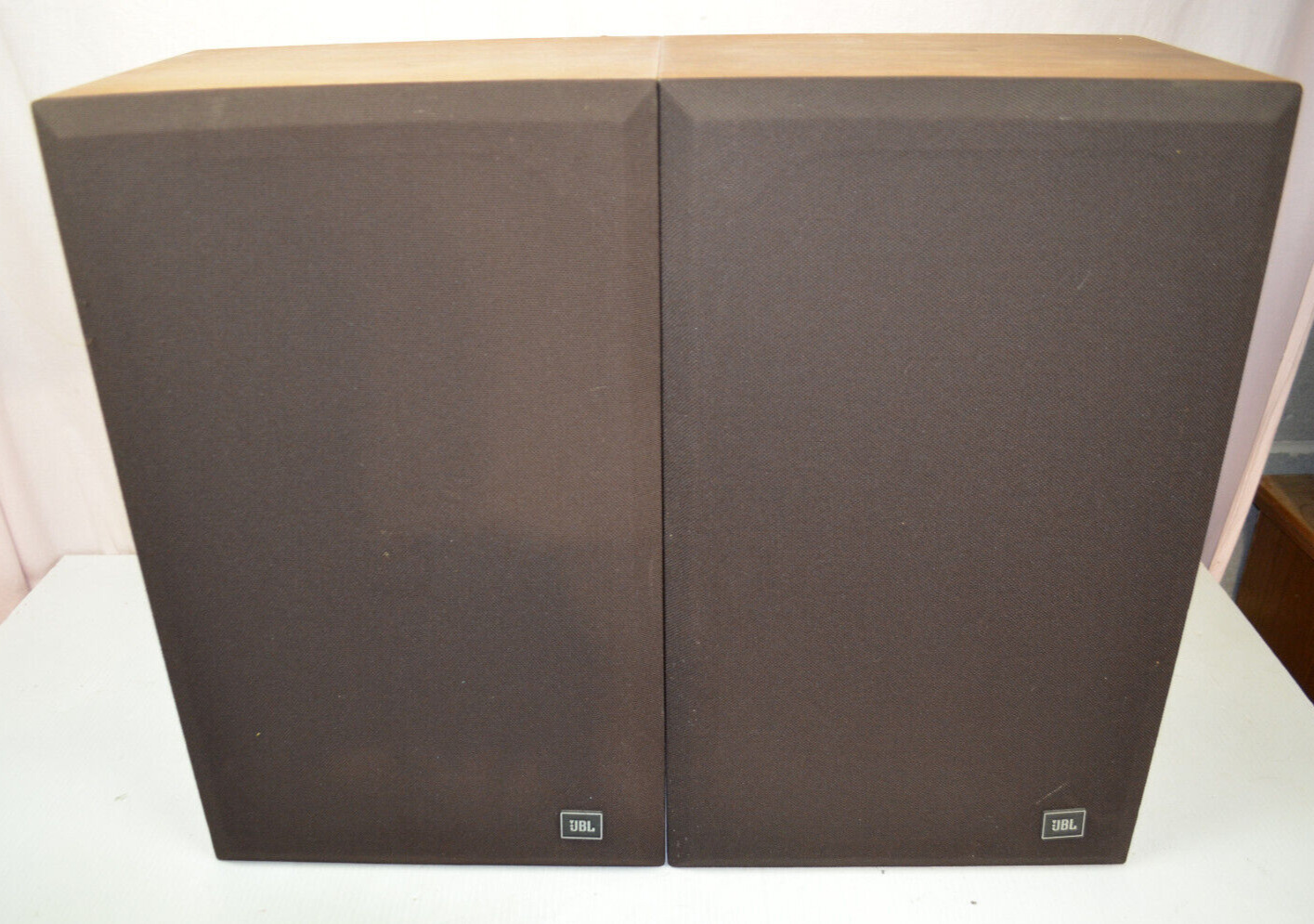 2 JBL L19 Speakers working sounds great 1 pair