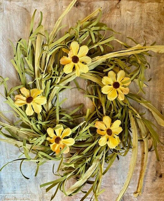New Primitive RUSTIC GRASS YELLOW DAISY CANDLE RING Wreath 4\