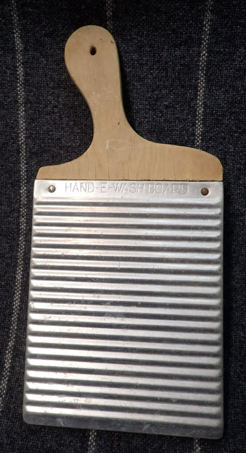 Vintage HAND-E-WASHBOARD - Handheld Primitive Rustic Minneapolis MN HAND-E MFG.