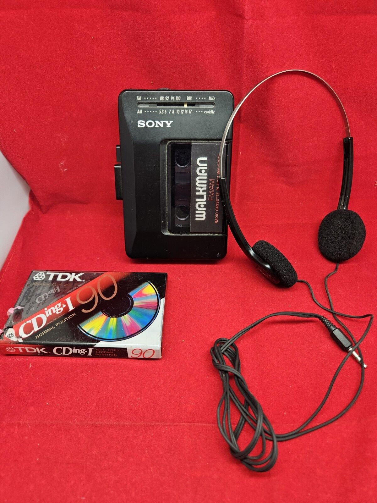 VTG 90\'s Sony Walkman WM-F2015 FM/AM Cassette Player Stereo Read Descip