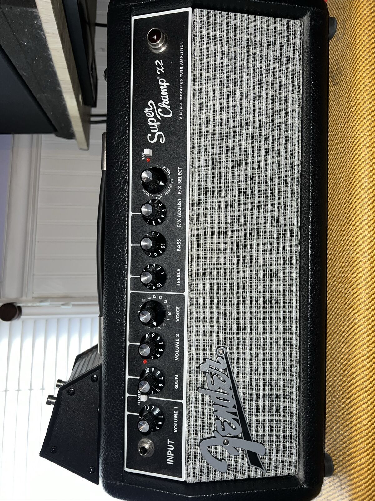 FENDER SUPER CHAMP X2 AMP HEAD-  WORKS GREAT EXCELLENT CONDITION 8 Ohms 15 WATTS