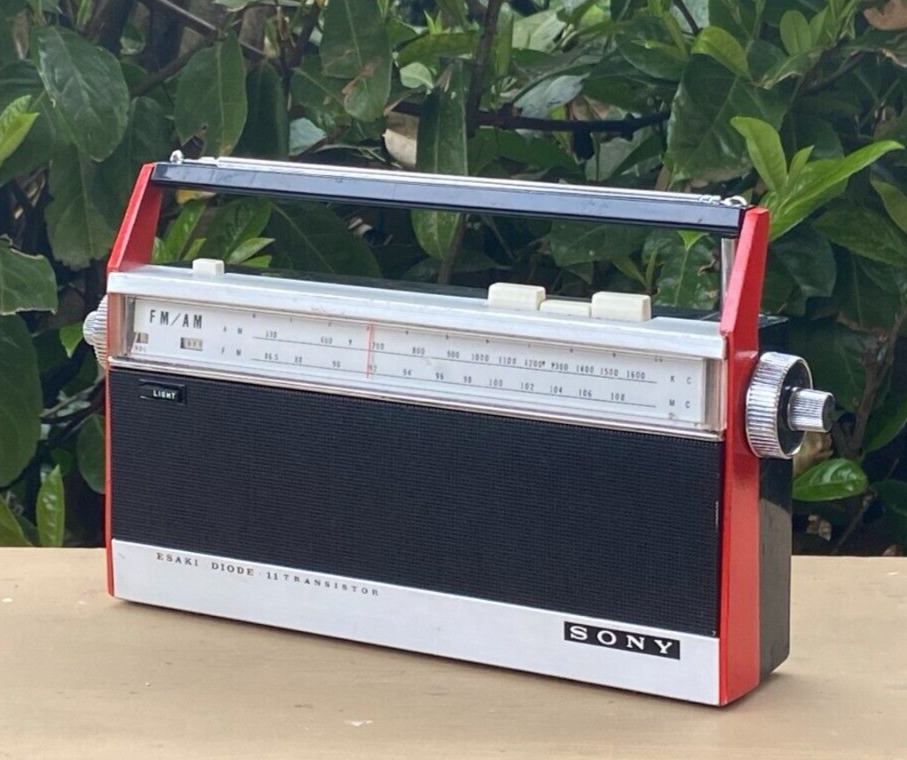 Red Vintage Sony EFM-117 AM/FM RADIO ESAKI DIODE