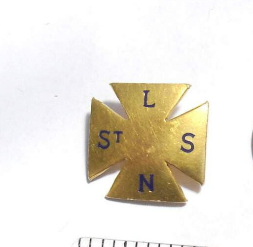 Maltese Cross - ( 14k 3.7g) Lapel Pin (\