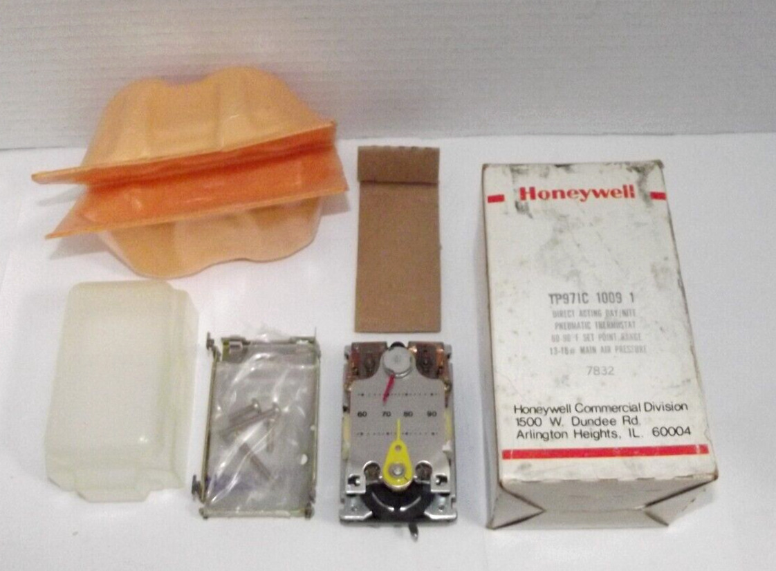 NOS Honeywell TP971C-1009-1 / TP971C1009/ 7832 Pneumatic Thermostat NEW Open Box