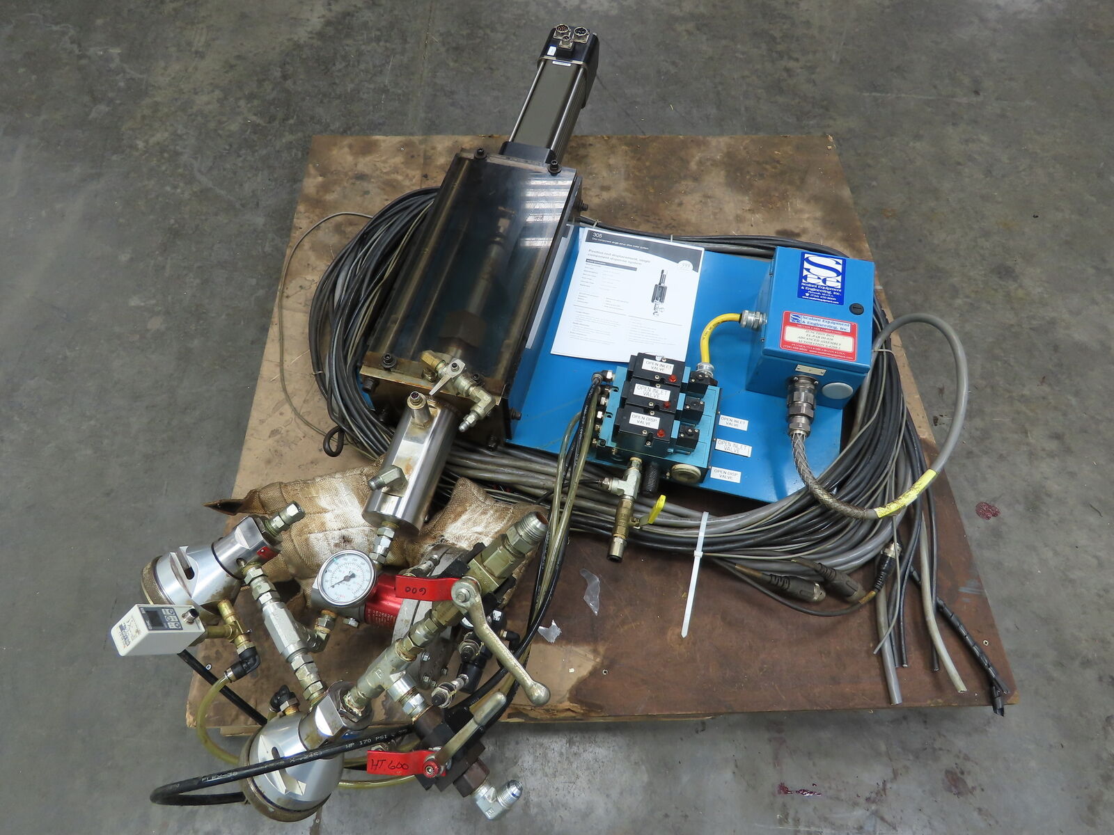 Nordson Servo-Flo 305  1-Part Shot Meter 1-110cc Dispensing w/Graco Valves