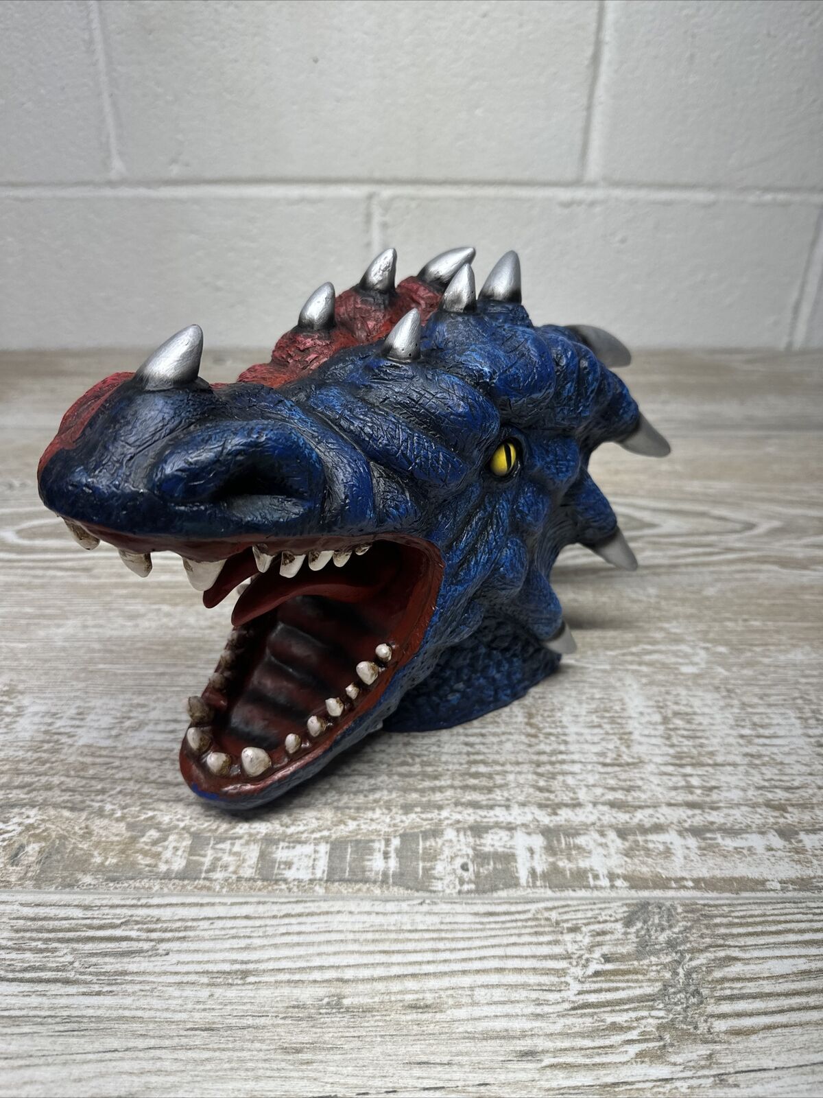 2006 Universal Studios Vtg Islands of RARE DUELING DRAGONS head bust fire n ice