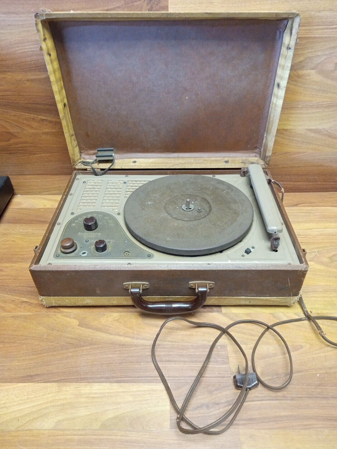 Rare Vtg Wilcox-Gay Portable Radio Recordette Turntable 8J10U Parts Or Repair 