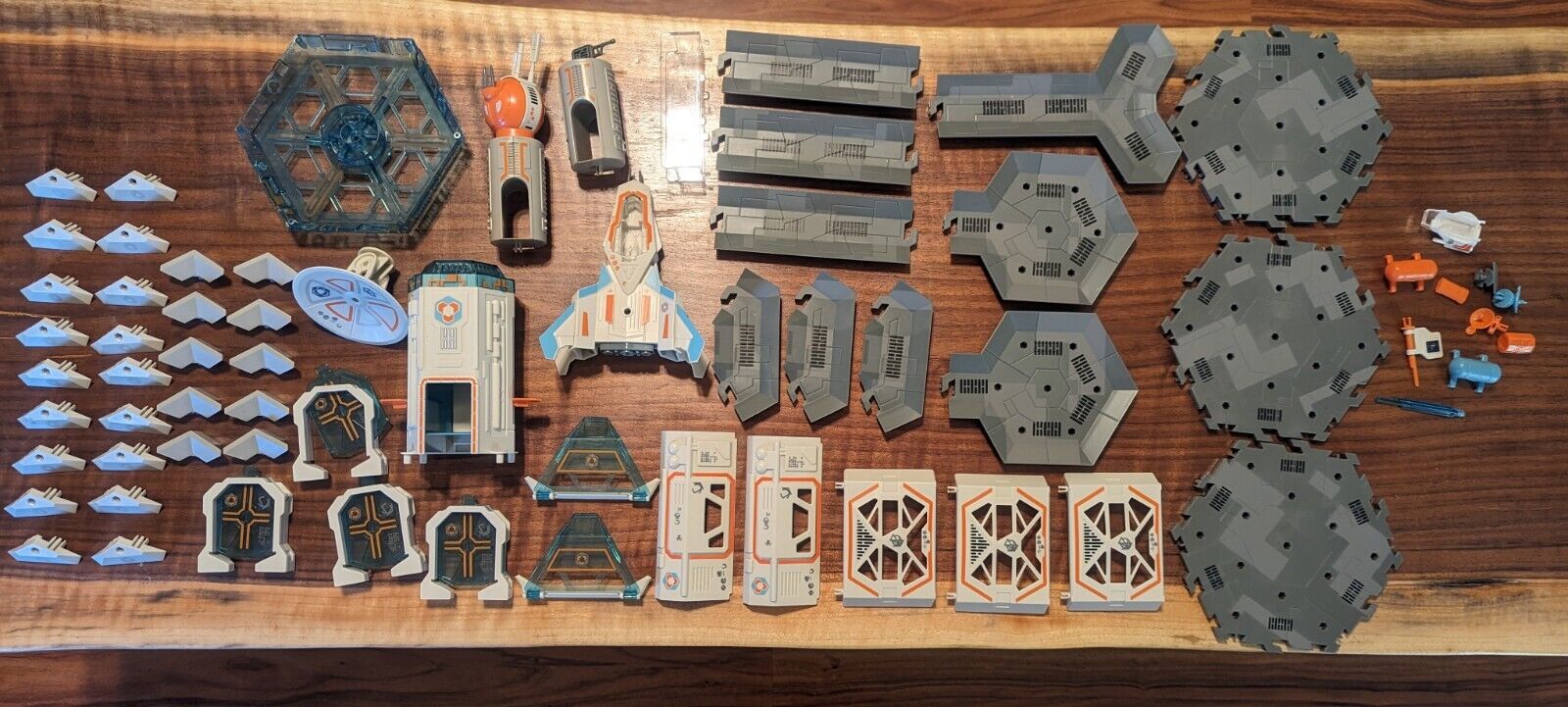 Hexbug Nano Space Hex Bug Parts Lot 68 Pieces Discovery Station Ship Satellite