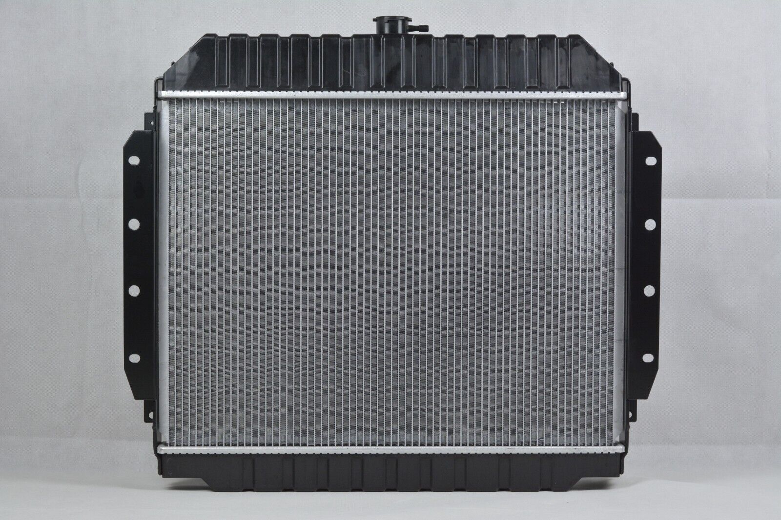 RAD433 1-Row Aluminum Core Radiator Compatible with 68-79 Ford F-100/ F-100