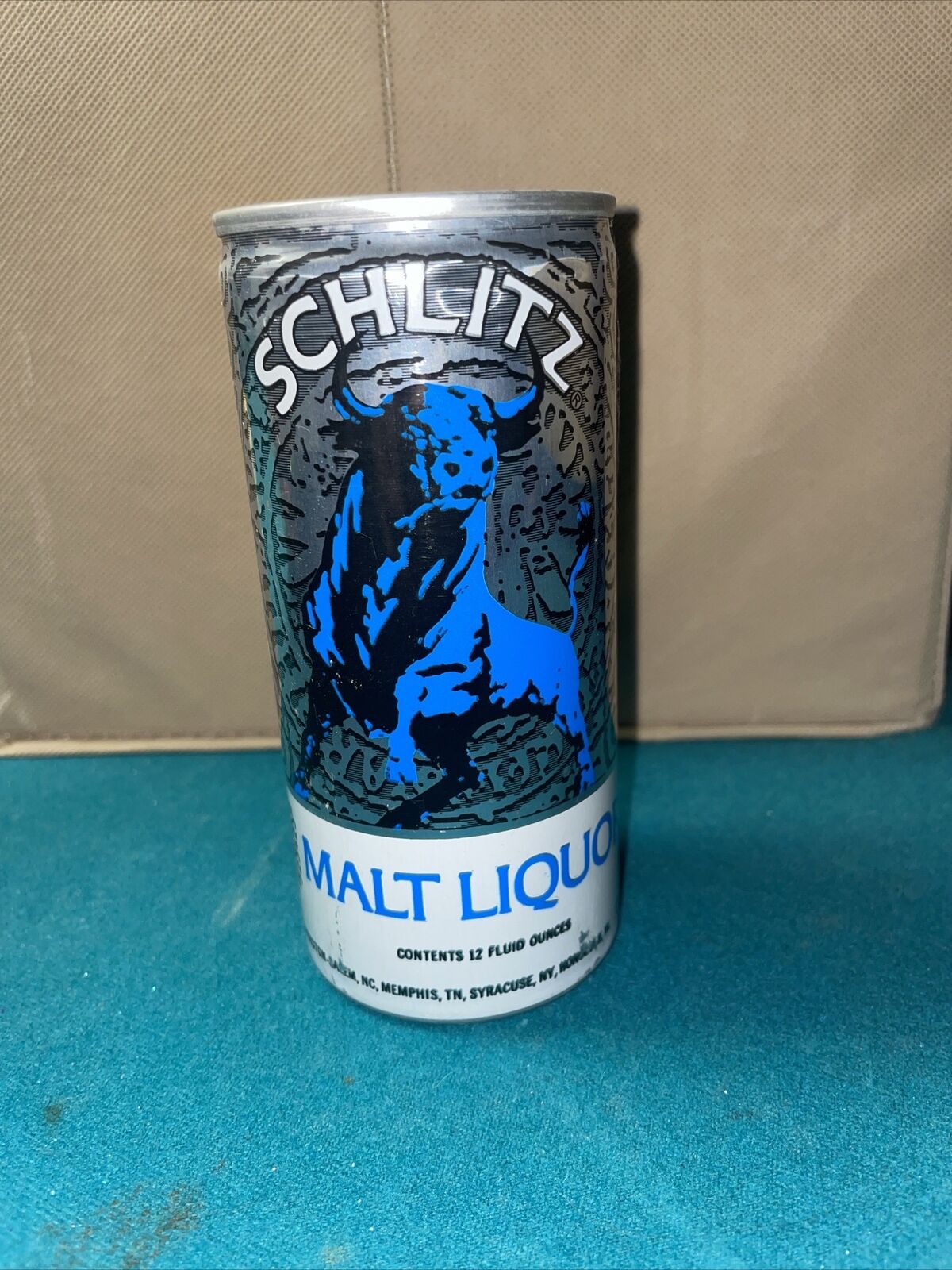 1971 SCHLITZ MALT LIQUOR - Gray Enamel - 12 oz PULL TAB BEER CAN - Big Blue Bull