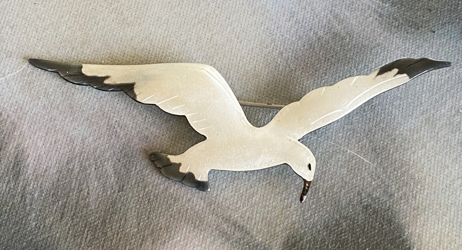 Beautiful Enameled Seagull Bird in Flight Pin Brooch ~ White  & Black ~ Free SH