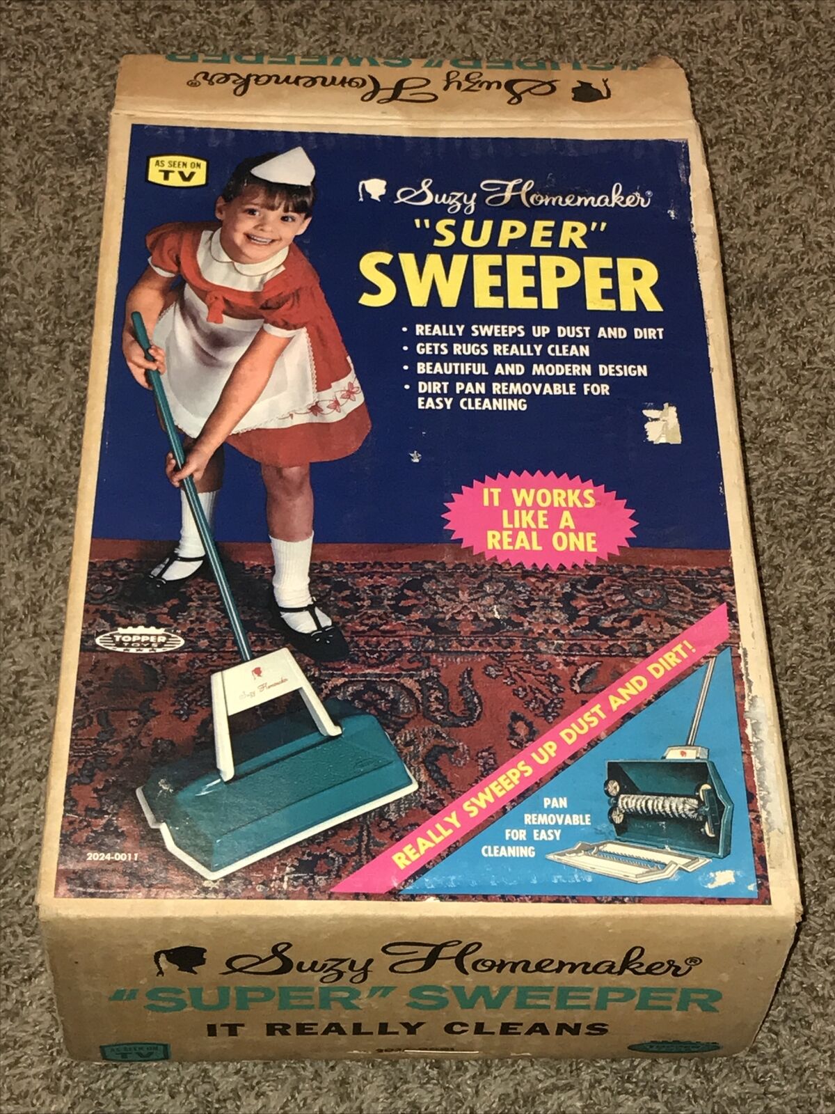 1960s Suzy Homemaker Super Sweeper  and box Rare