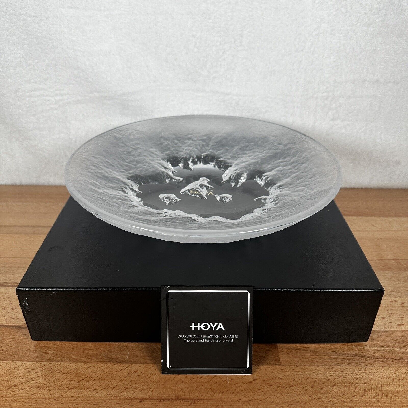 Large Vintage Hoya Crystal Glass Iceberg Display Charger Centerpiece Bowl w/Box