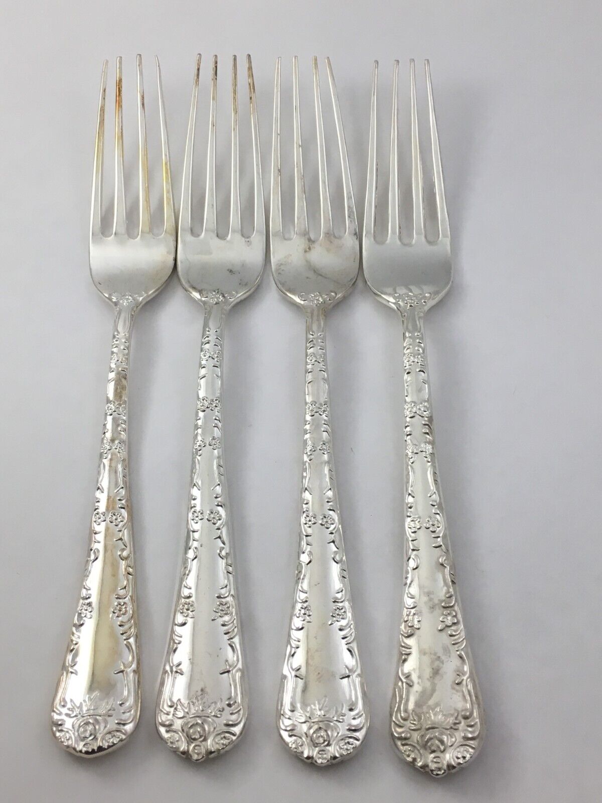 WM. Rogers & Son China Enchanted Rose International Silverplate 4 Dinner Forks