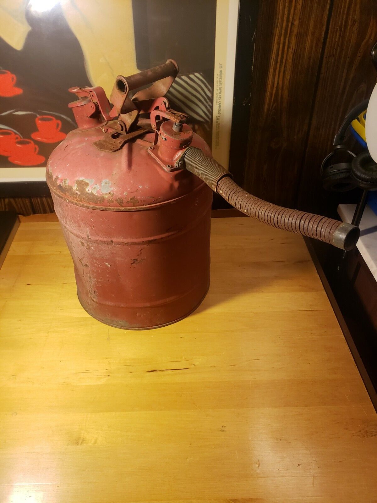 ANTIQUE 5 GALLON GAS CAN OLD RED PAINT SAFTEY CAN NICE  