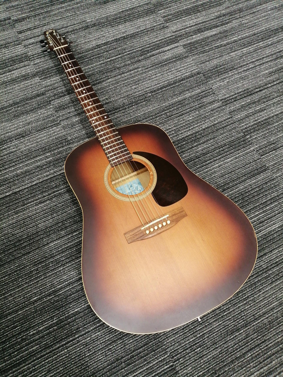 Seagull S6 Tobacco-Burst Acoustic Guitar Safe delivery from Japan