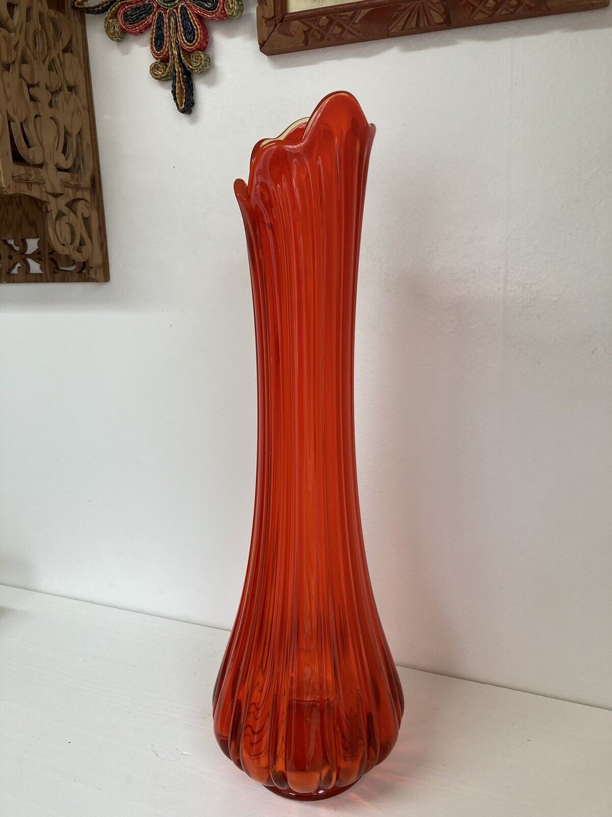 Vintage L E Smith Amberina Ribbed Swung Vase 21\