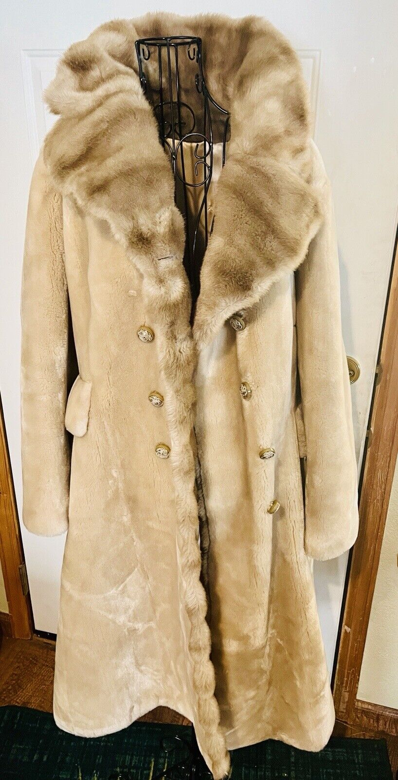Vintage Borgana Sportowne Fox Fur Coat Light Brown Fits Like a Medium 3/4 Length