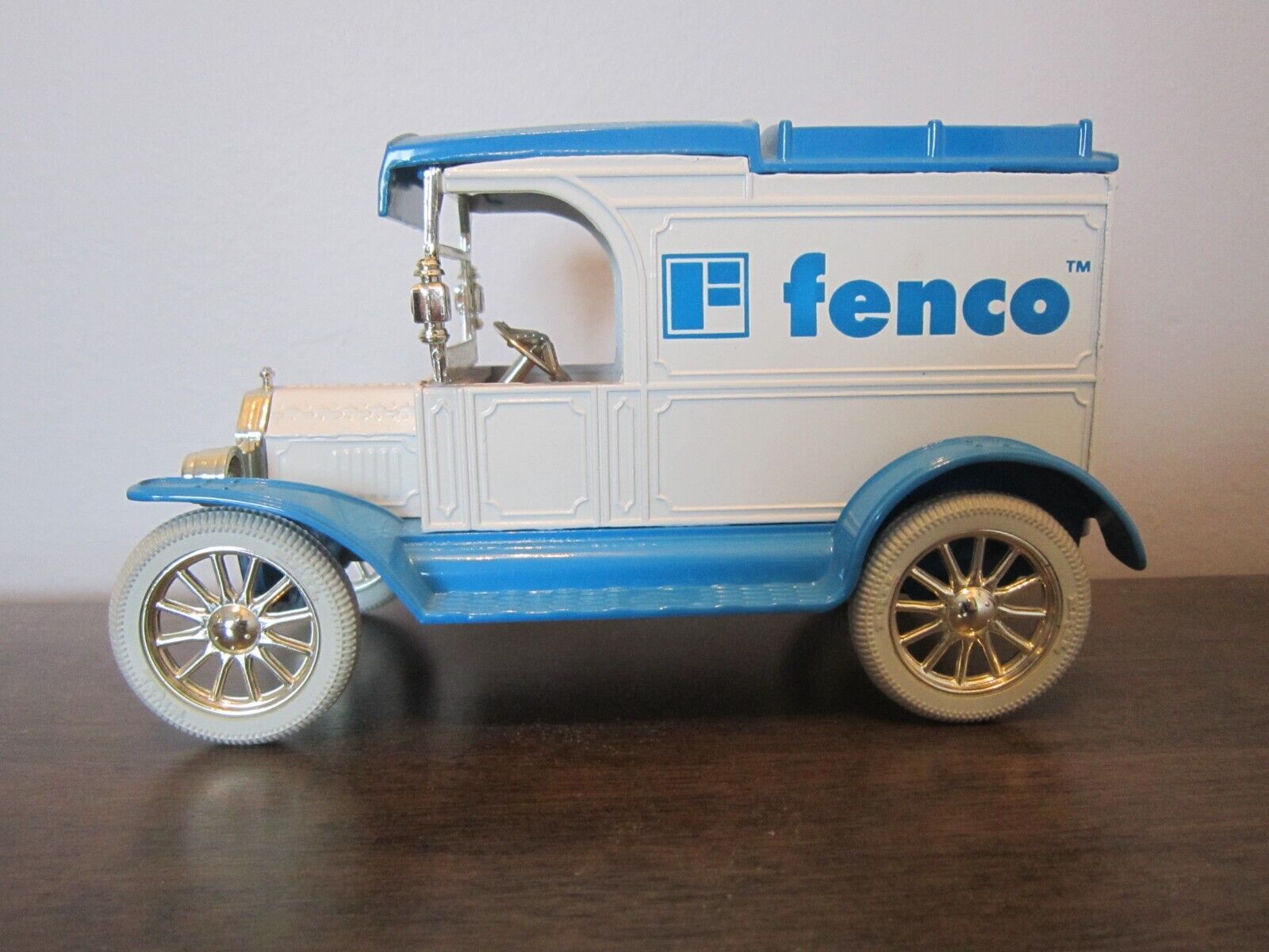 Die cast 1913 Replica Ford Model T Van Fenco Collectible Bank