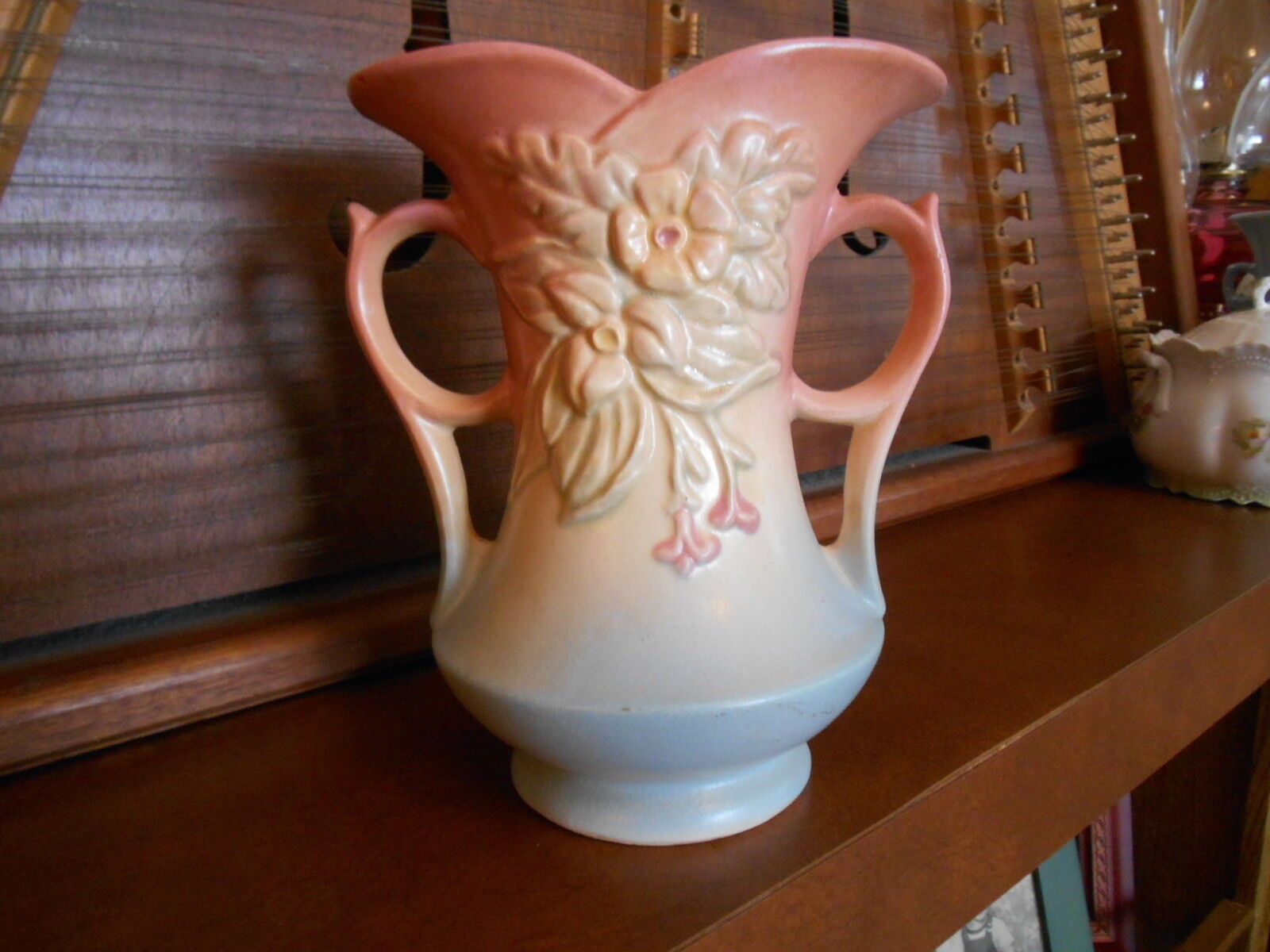 Hull #W6-71/2, Pink with Blue Bottom Double Handled, Floral Design